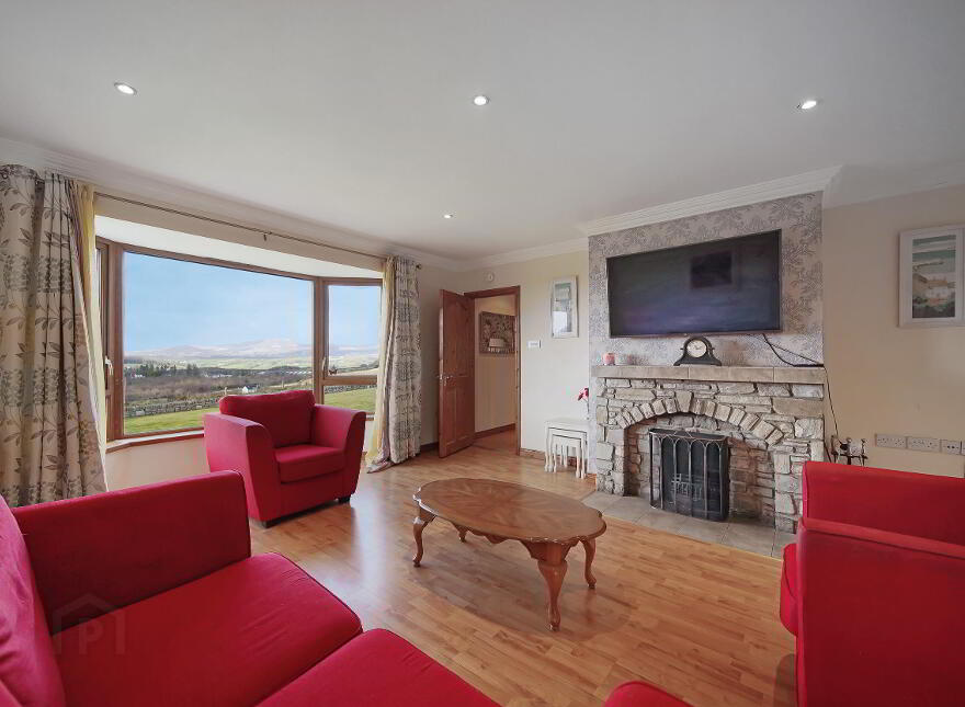 Fawninoughan, Milford, F92X211