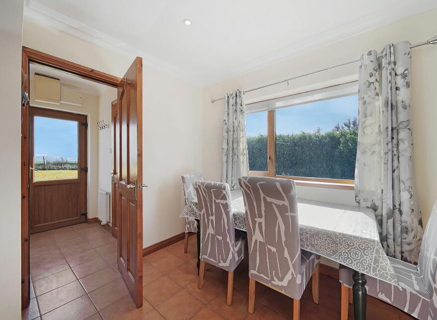 Fawninoughan, Milford, F92X211