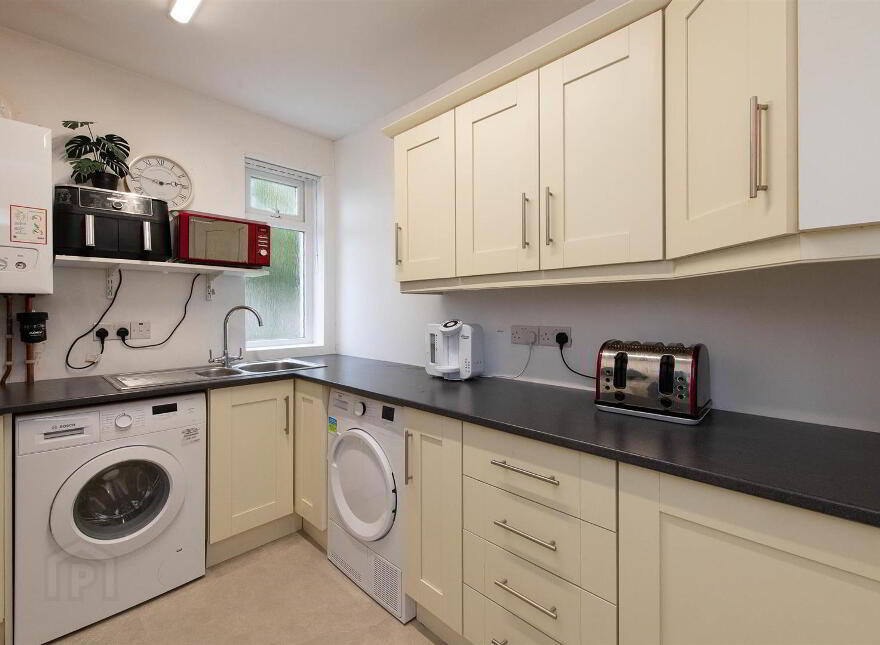 72 Annacloy Road, Downpatrick, BT30 9AQ
