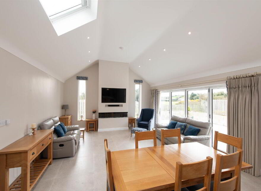 72 Annacloy Road, Downpatrick, BT30 9AQ