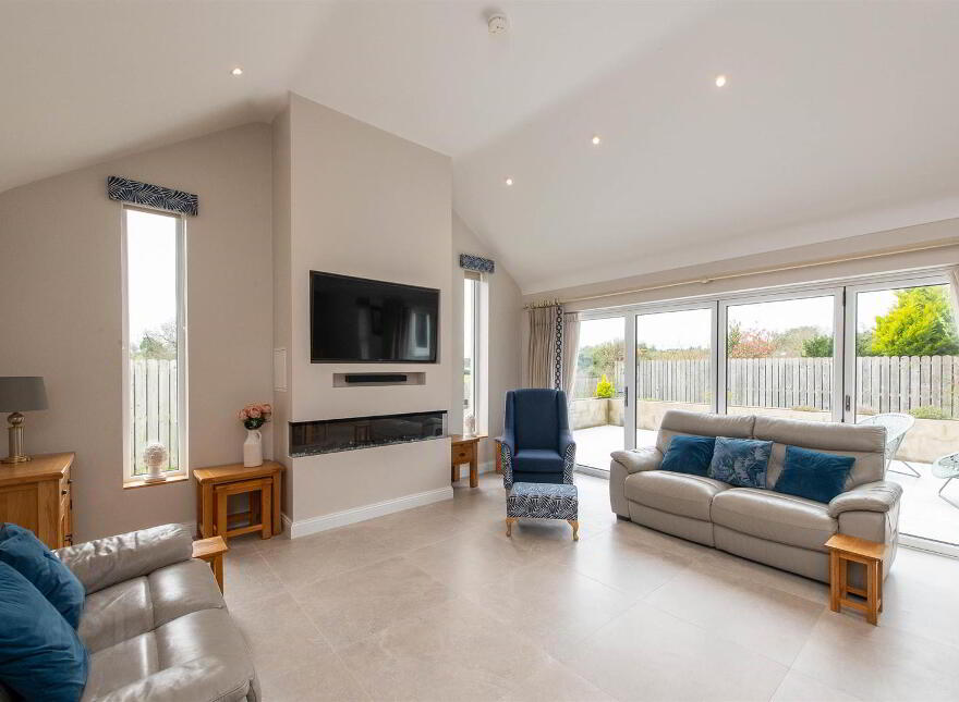 72 Annacloy Road, Downpatrick, BT30 9AQ