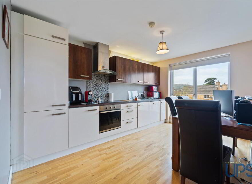 Apartment 5 1c Mayfield Square, Blacks Road, Belfast, BT10 0QT