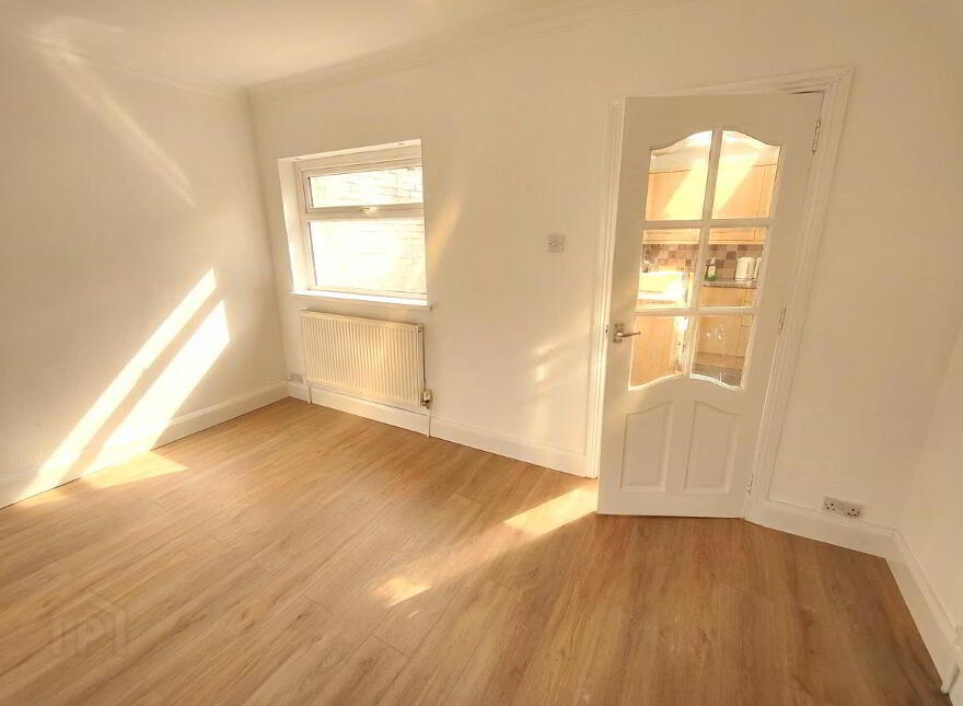 44 Stratford Gardens, Belfast, BT14 7NS