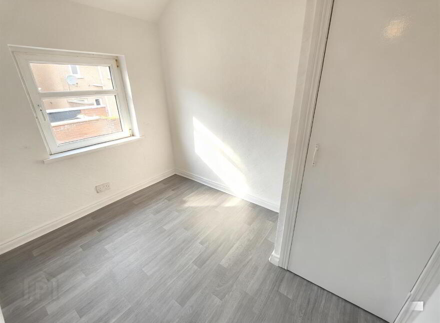 44 Stratford Gardens, Belfast, BT14 7NS