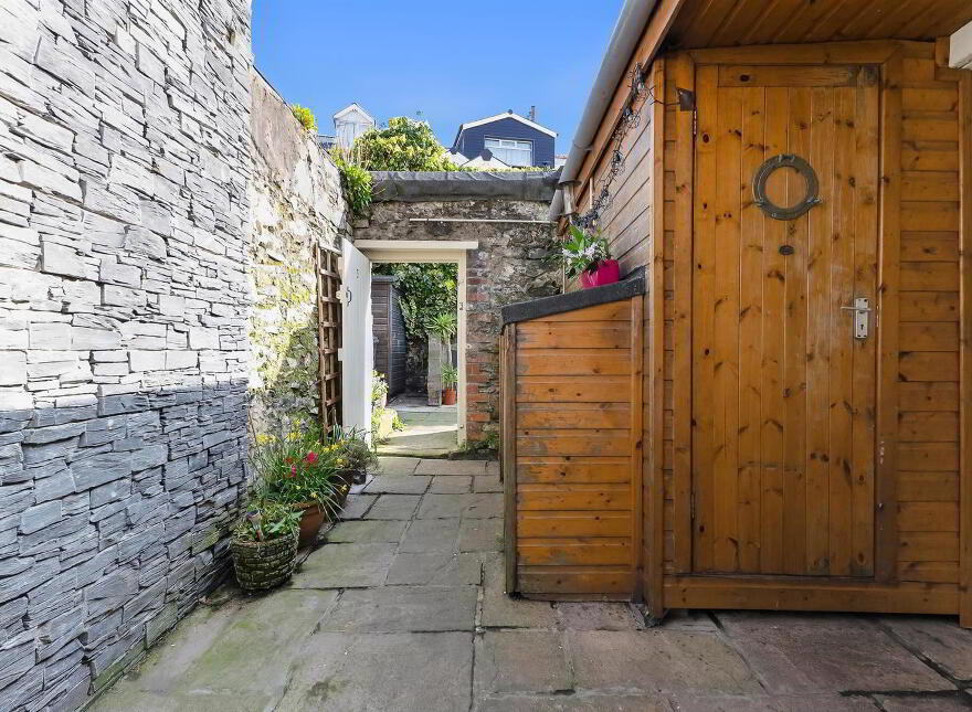 3 Carisbrooke Terrace, Bangor, BT20 5JA