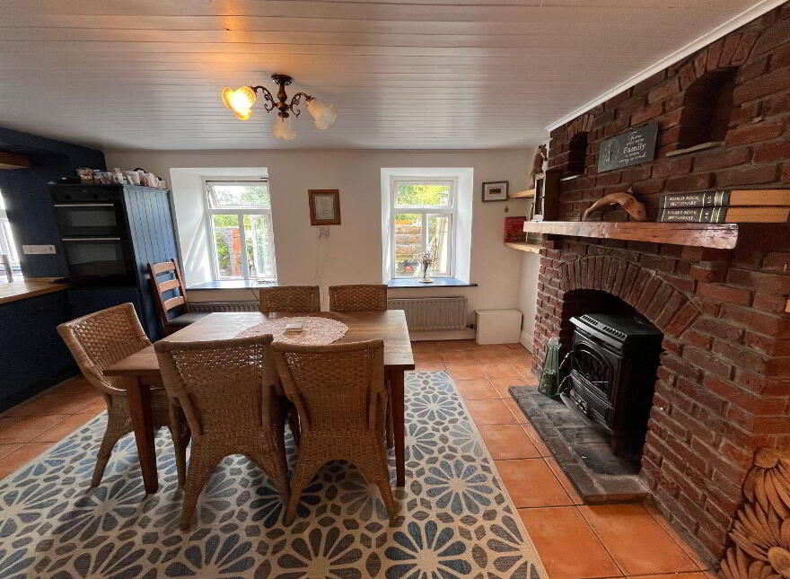 East, End, Ballydehob, P81YY02