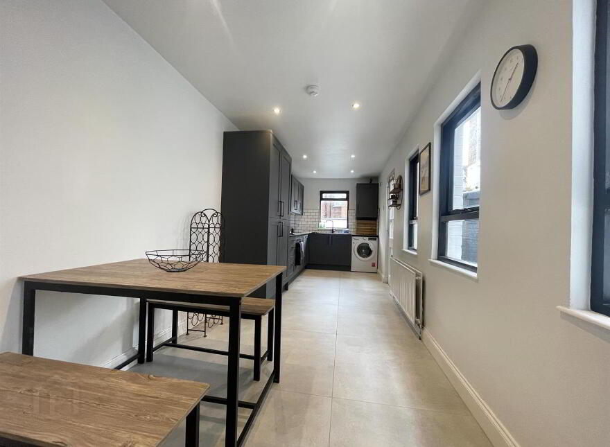 12 Adelaide Avenue, Lisburn Road, Belfast, BT9 7FY