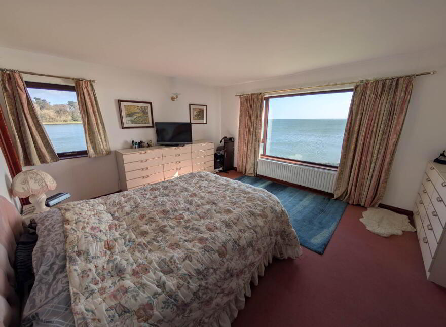 6 Island Park, Carrickfergus, BT38 8TW