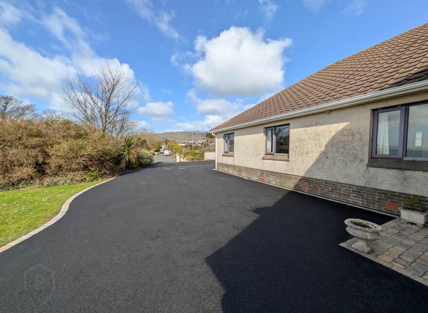6 Island Park, Carrickfergus, BT38 8TW