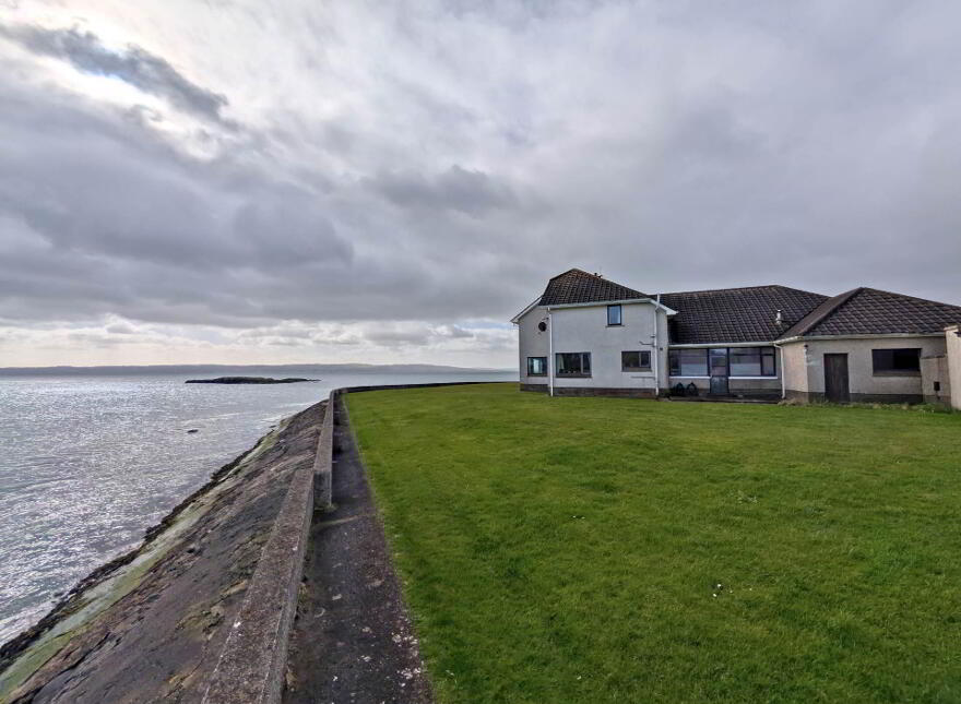 6 Island Park, Carrickfergus, BT38 8TW