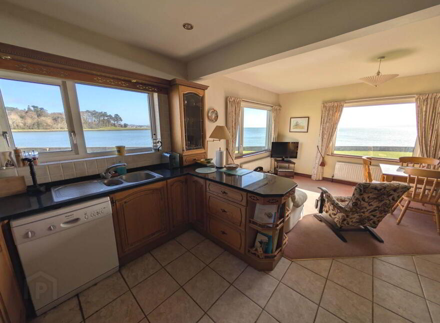 6 Island Park, Carrickfergus, BT38 8TW