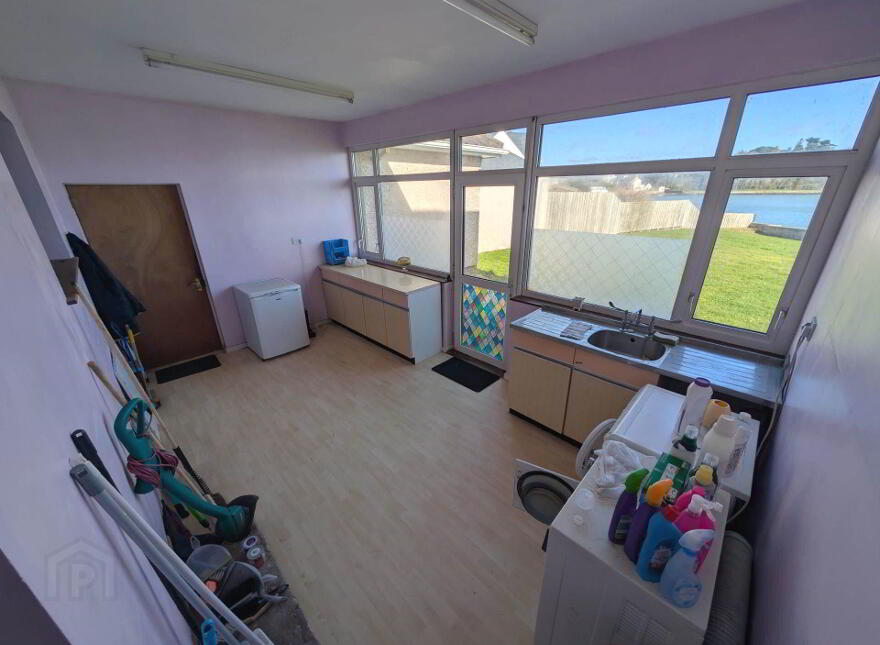 6 Island Park, Carrickfergus, BT38 8TW