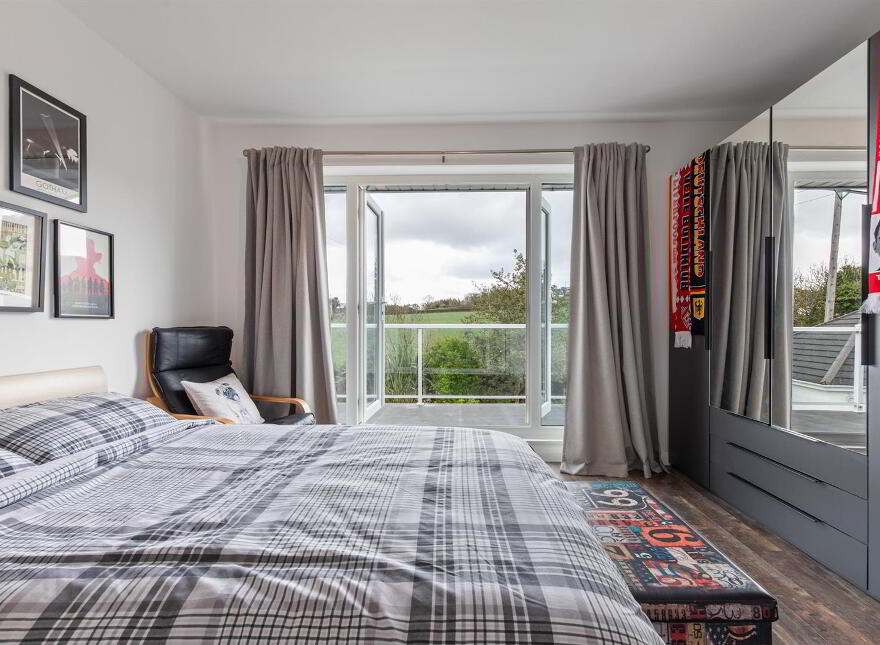 Cairnview, 120 Ballybarnes Road, Craigantlet, Newtownards, BT23 4TD