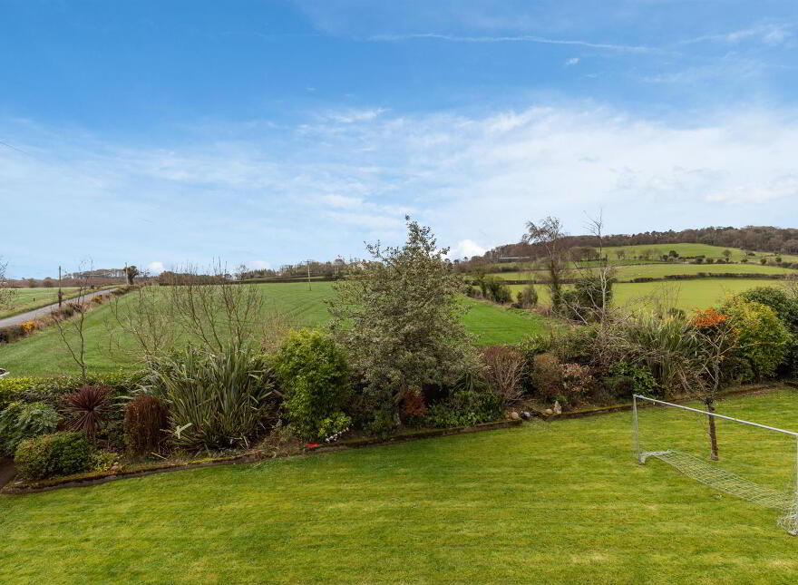 Cairnview, 120 Ballybarnes Road, Craigantlet, Newtownards, BT23 4TD