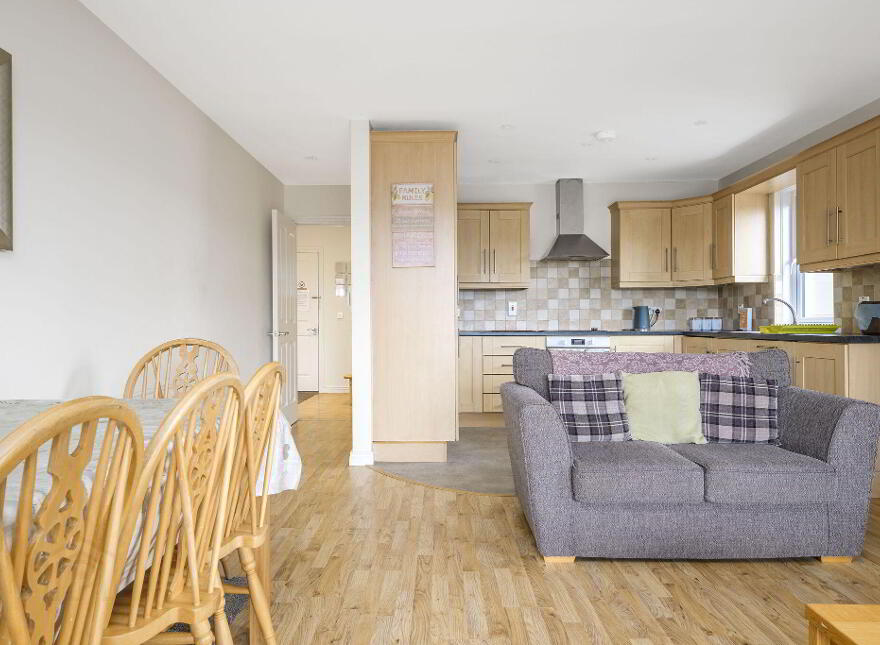 Apt 5, 6 Hillside House, Portstewart, BT55 7AZ