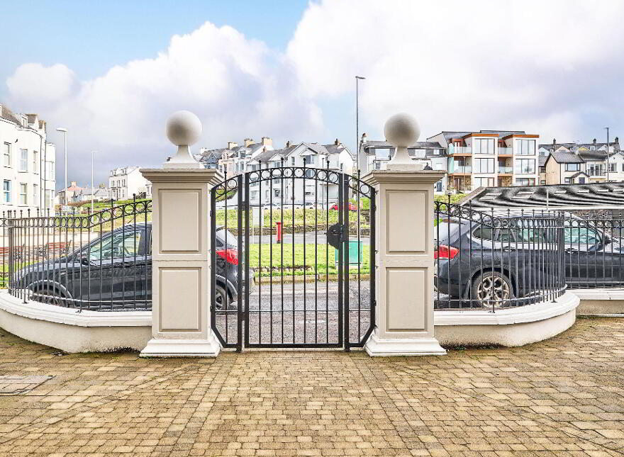 Apt 5, 6 Hillside House, Portstewart, BT55 7AZ
