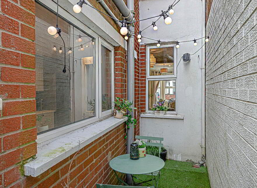 102 Tildarg Street, Woodstock, Belfast, BT6 8NJ