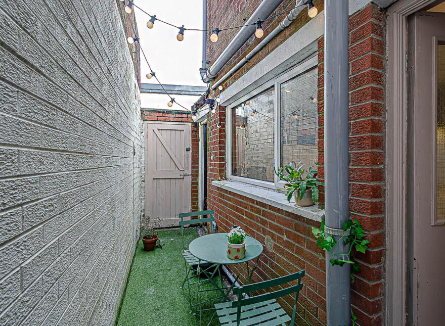 102 Tildarg Street, Woodstock, Belfast, BT6 8NJ