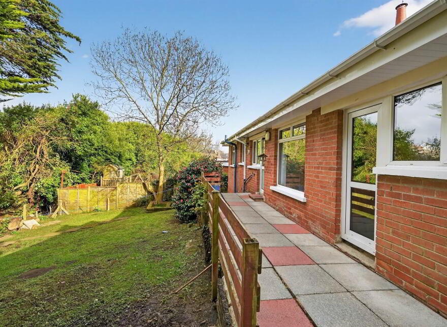 42 Martello Park, Seahill, Holywood, BT18 0DG