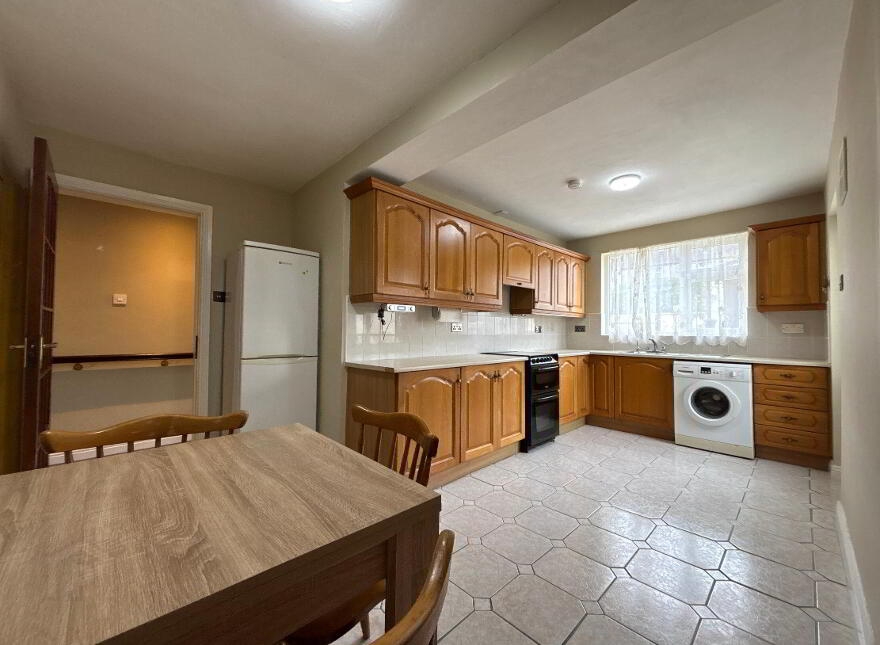 16 Pearse Park, Clonmel, E91E267