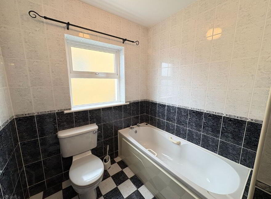 12 Ard Na Gréine, Ardara, F94NY27