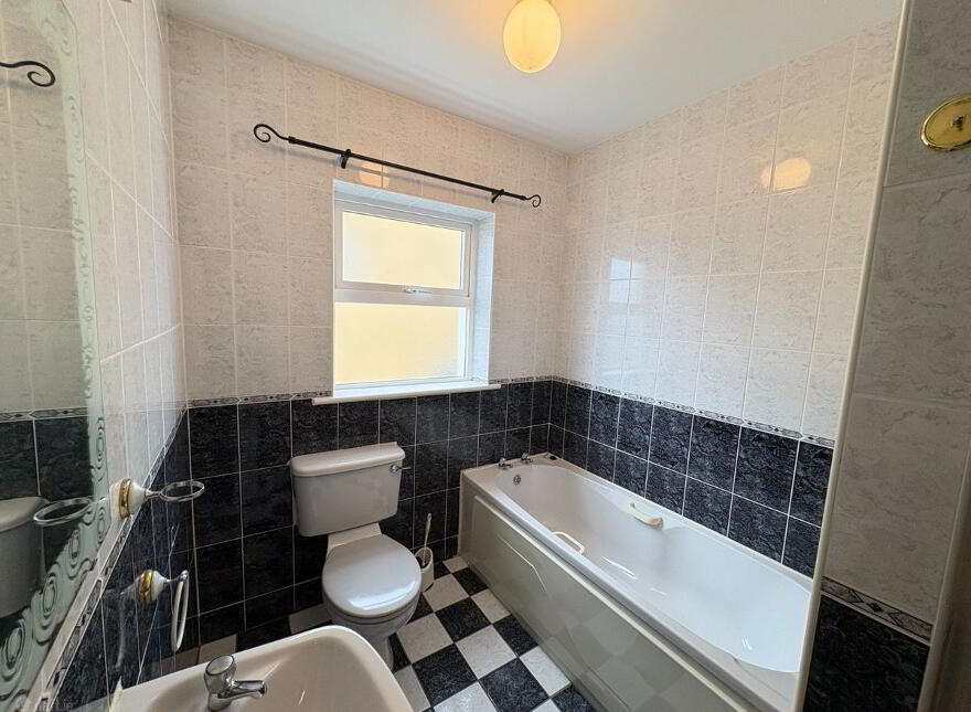 12 Ard Na Gréine, Ardara, F94NY27