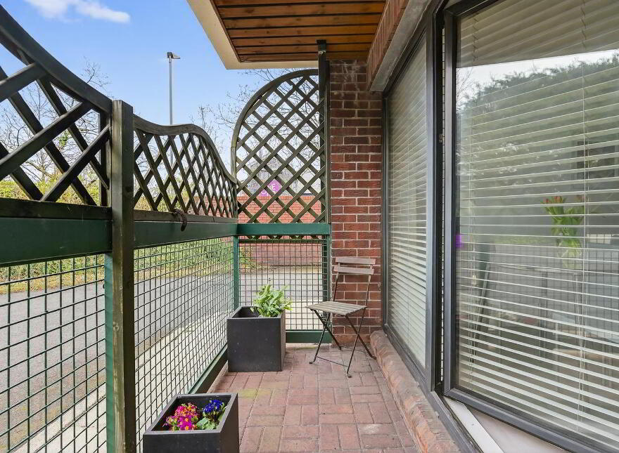 1 Balmoral Court, Belfast, BT9 7GR