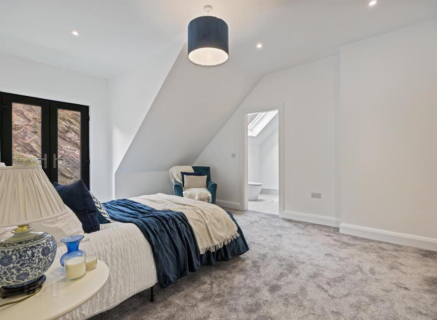 Quarry Manor, 9 Middle Braniel Road, Belfast, BT5 7TU
