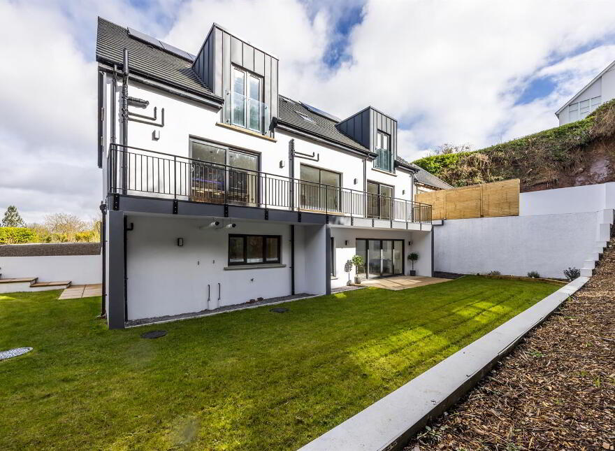Quarry Manor, 9 Middle Braniel Road, Belfast, BT5 7TU