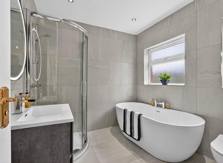 50 Belvedere Park, Belfast, BT9 5GT