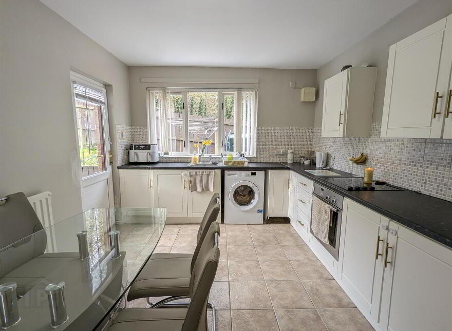 28 Vianstown Park, Downpatrick, BT30 6DH