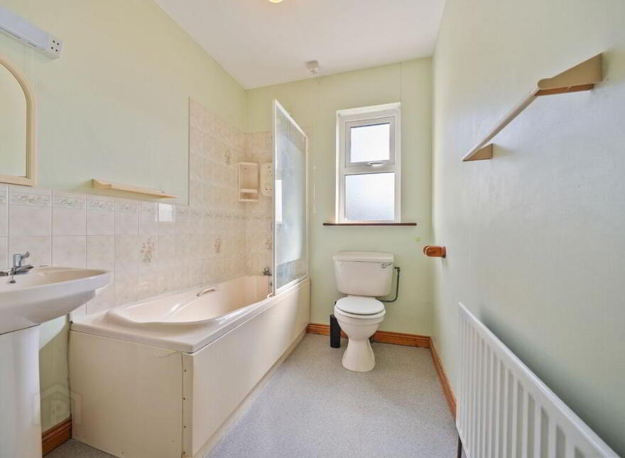 42 Summerdale Lawn, Ballyclamasy, Youghal, P36R596