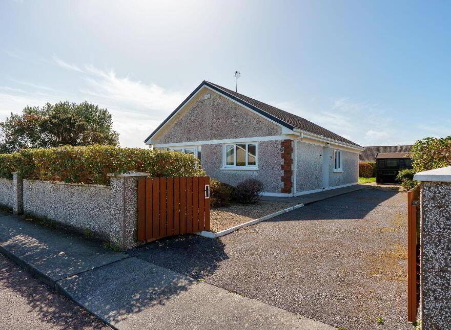 42 Summerdale Lawn, Ballyclamasy, Youghal, P36R596