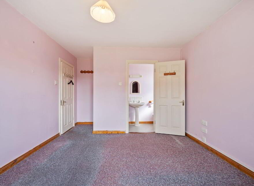 42 Summerdale Lawn, Ballyclamasy, Youghal, P36R596