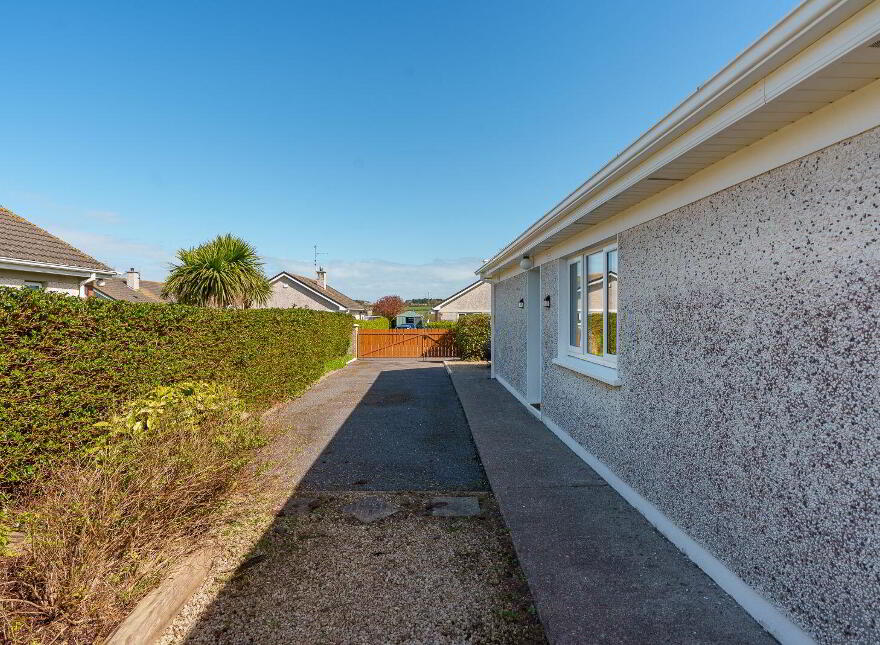 42 Summerdale Lawn, Ballyclamasy, Youghal, P36R596
