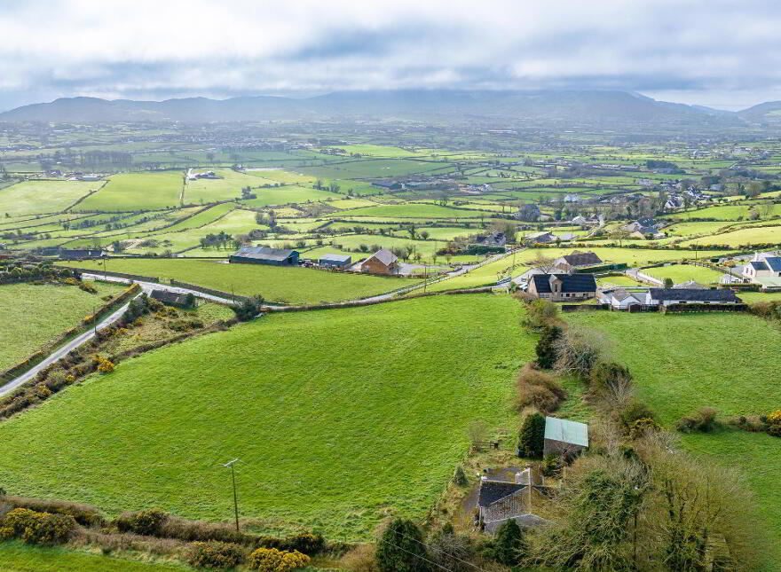 6 Tamnaghbane Road, Newry, BT35 8RF