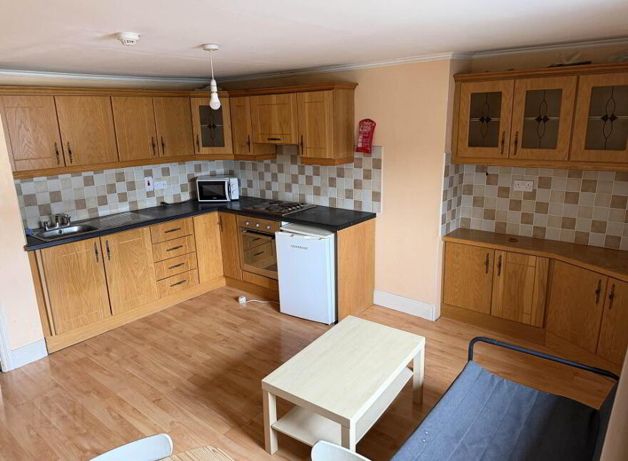 Main Street, Roscrea, E53KN93