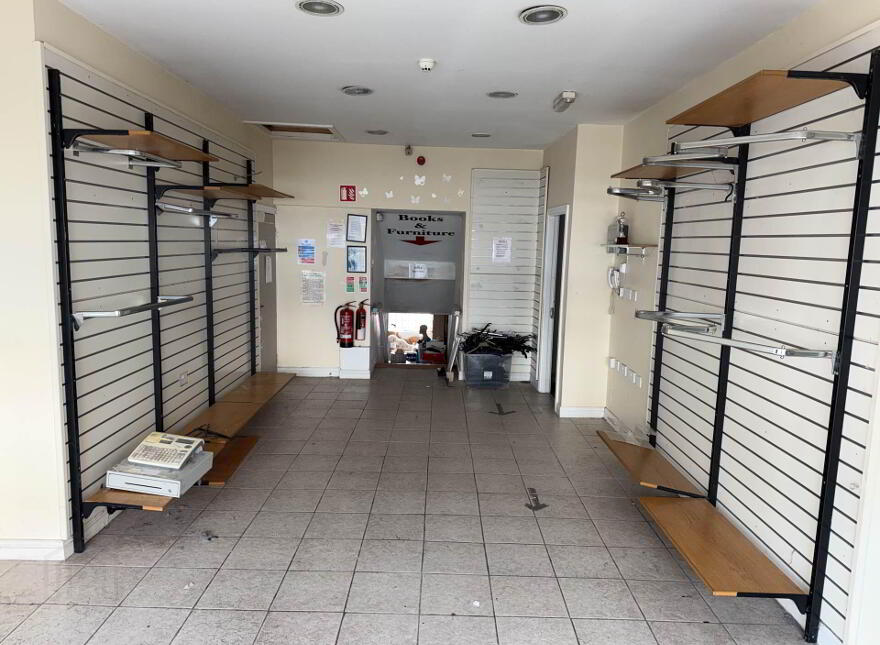 Main Street, Roscrea, E53KN93
