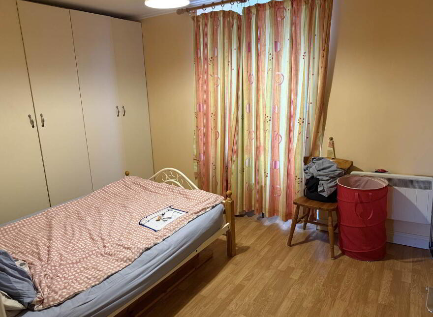 Main Street, Roscrea, E53KN93