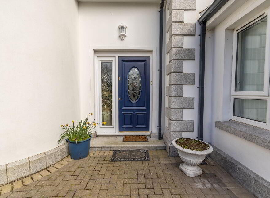 Killeavey, 1 Seafields, Warrenpoint, Newry, BT34 3TG