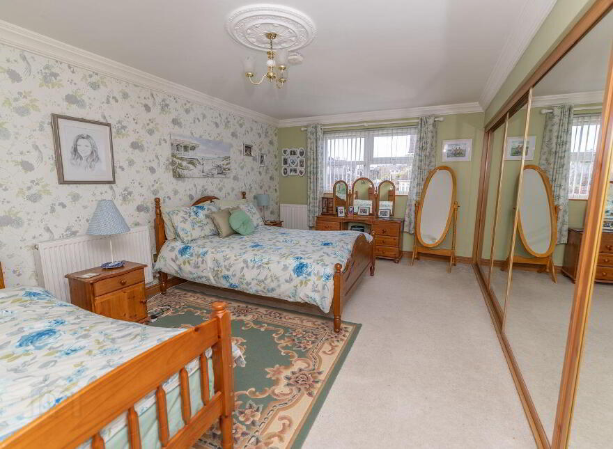 Killeavey, 1 Seafields, Warrenpoint, Newry, BT34 3TG
