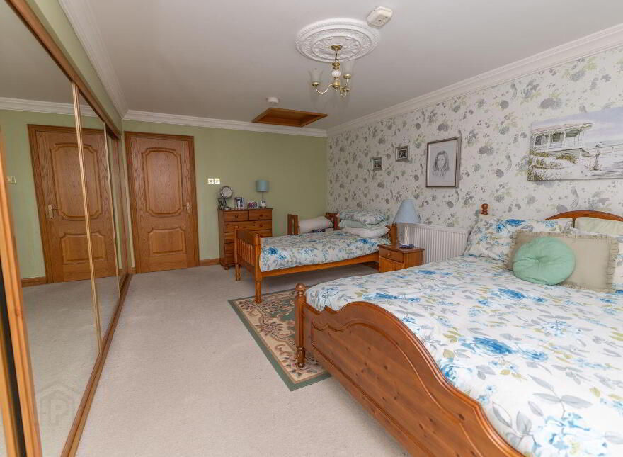 Killeavey, 1 Seafields, Warrenpoint, Newry, BT34 3TG