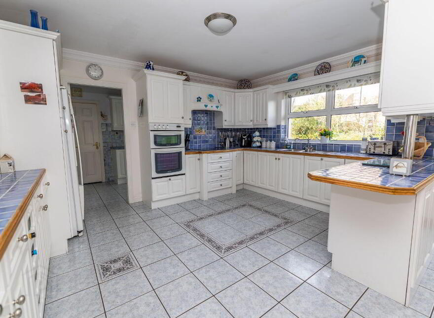 Killeavey, 1 Seafields, Warrenpoint, Newry, BT34 3TG