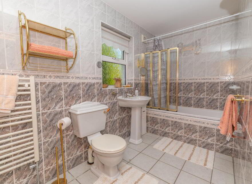 Killeavey, 1 Seafields, Warrenpoint, Newry, BT34 3TG