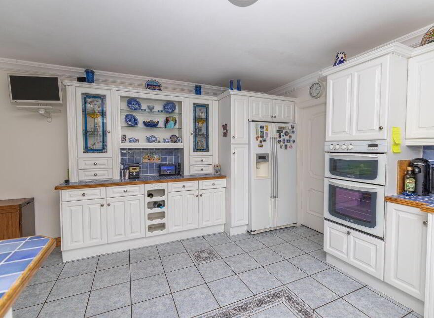 Killeavey, 1 Seafields, Warrenpoint, Newry, BT34 3TG
