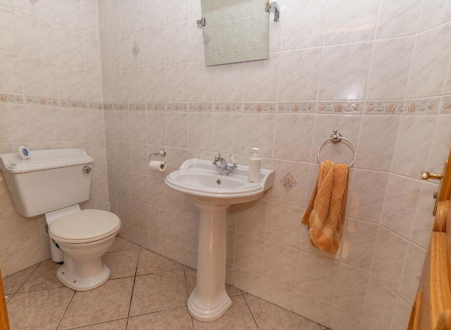 Killeavey, 1 Seafields, Warrenpoint, Newry, BT34 3TG
