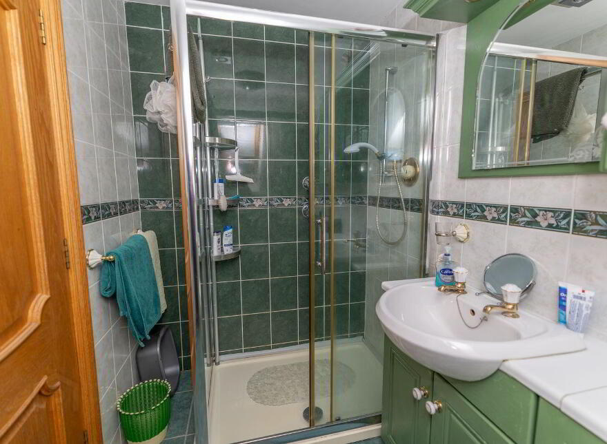 Killeavey, 1 Seafields, Warrenpoint, Newry, BT34 3TG