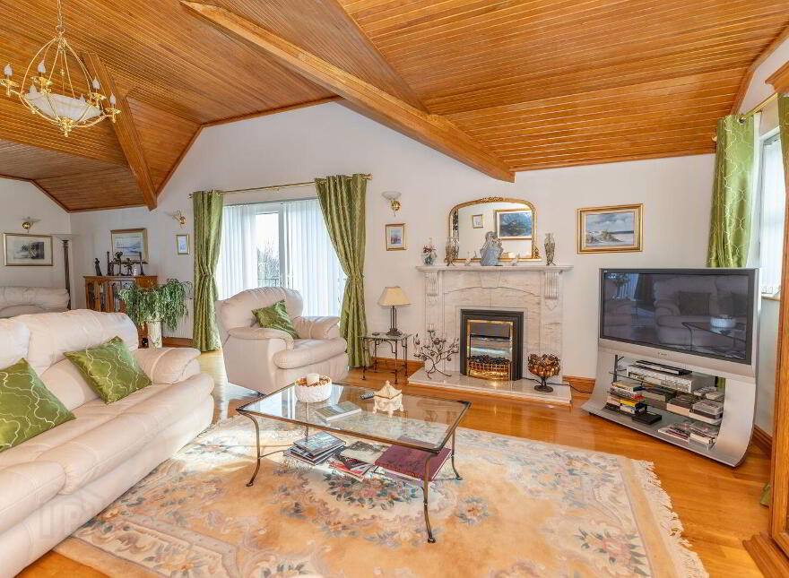 Killeavey, 1 Seafields, Warrenpoint, Newry, BT34 3TG