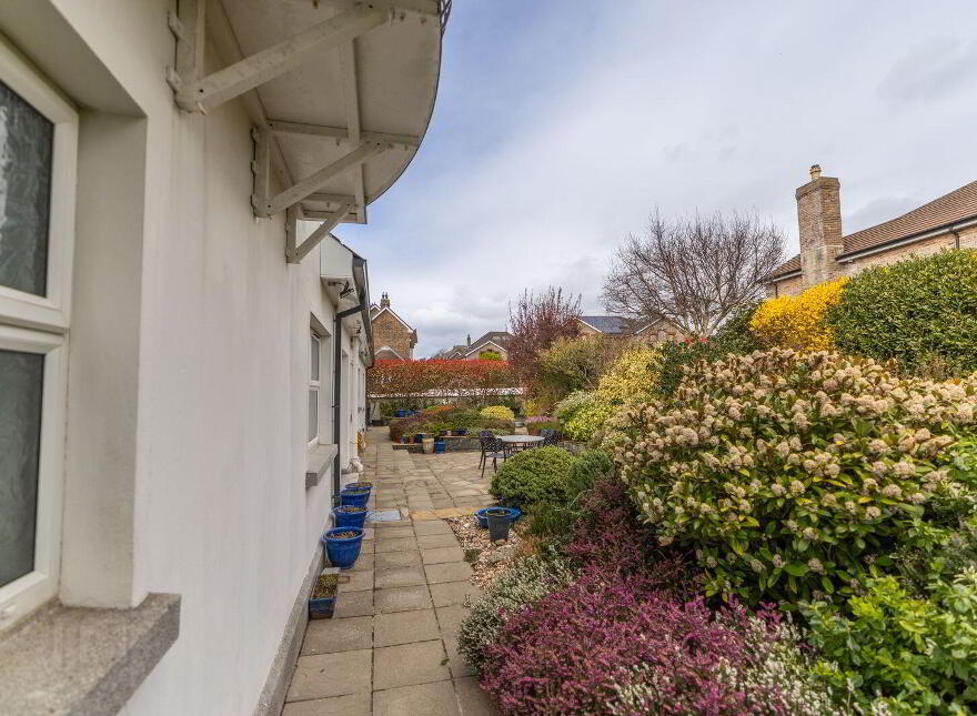 Killeavey, 1 Seafields, Warrenpoint, Newry, BT34 3TG