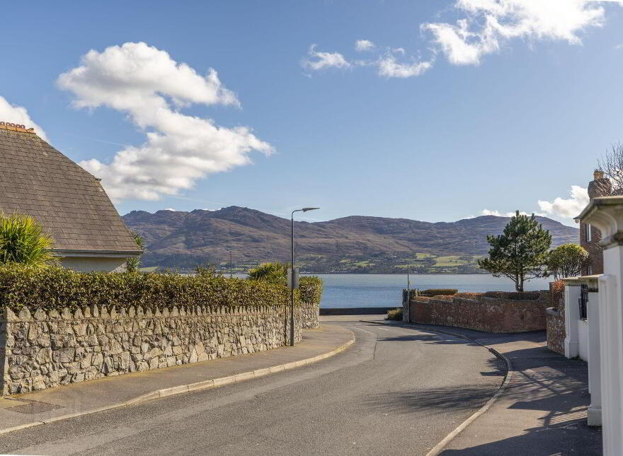 Killeavey, 1 Seafields, Warrenpoint, Newry, BT34 3TG
